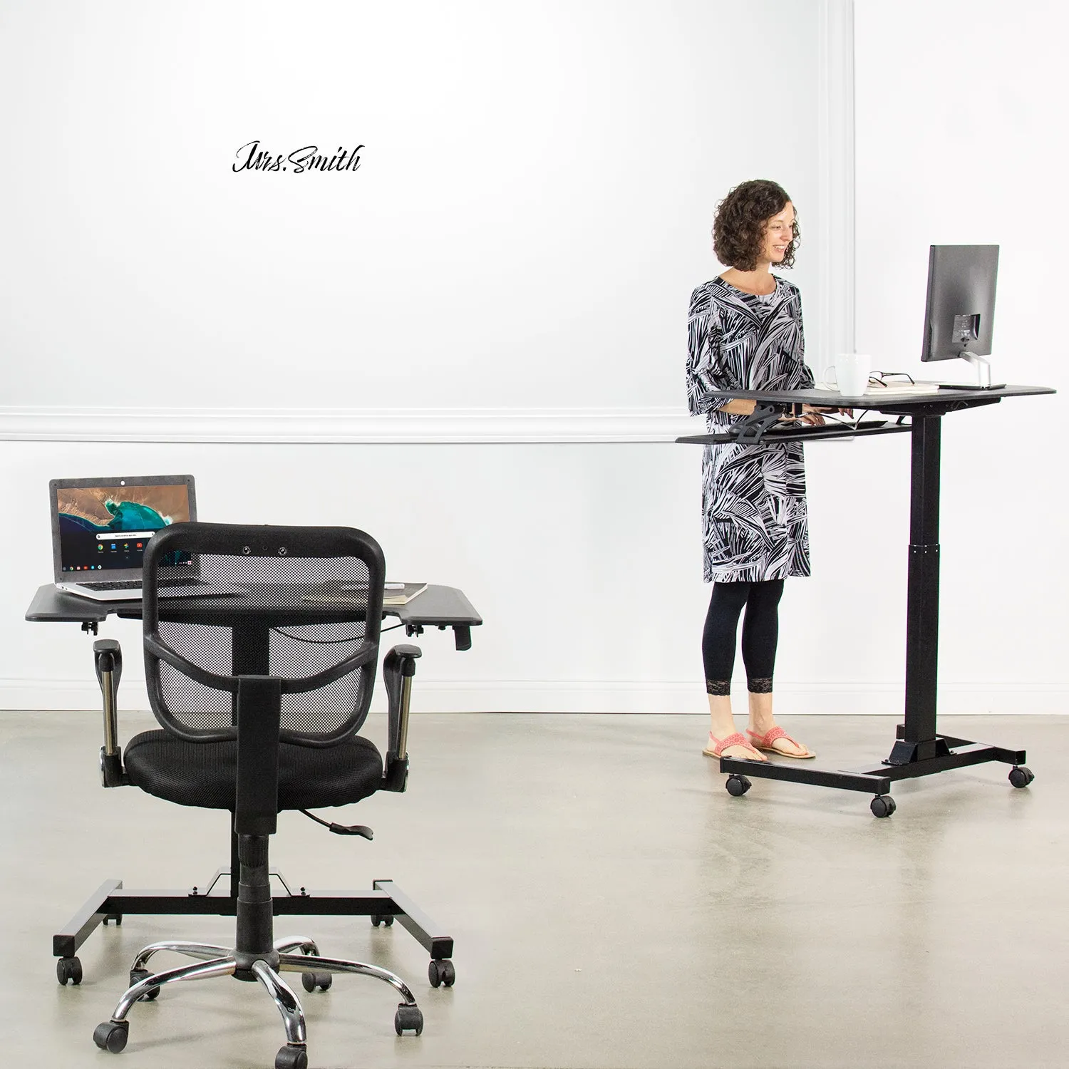 Black 36" Pneumatic Mobile Compact Desk