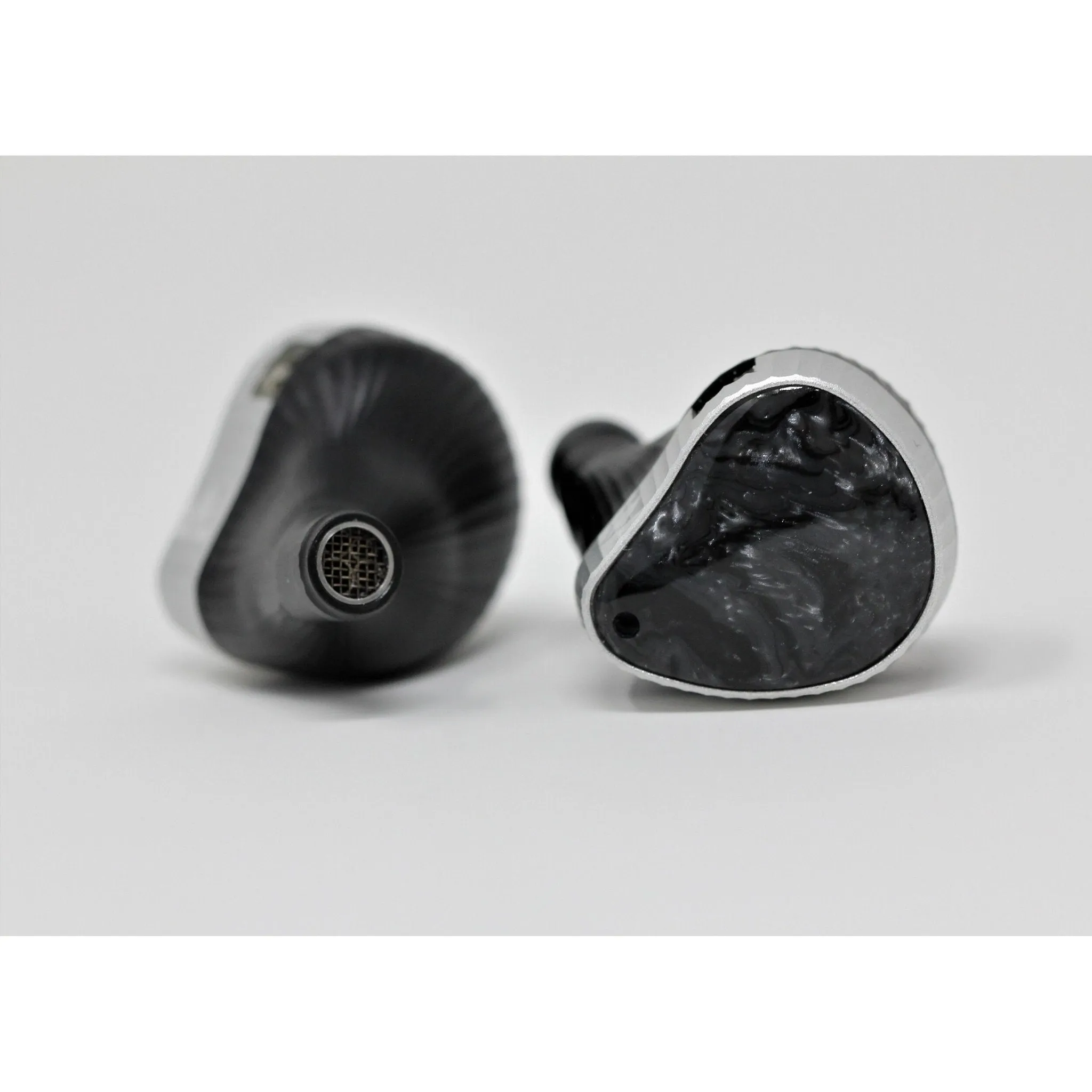 Noble Audio Sultan | Endgame Dynamic, BA   EST Tri-Brid IEMs