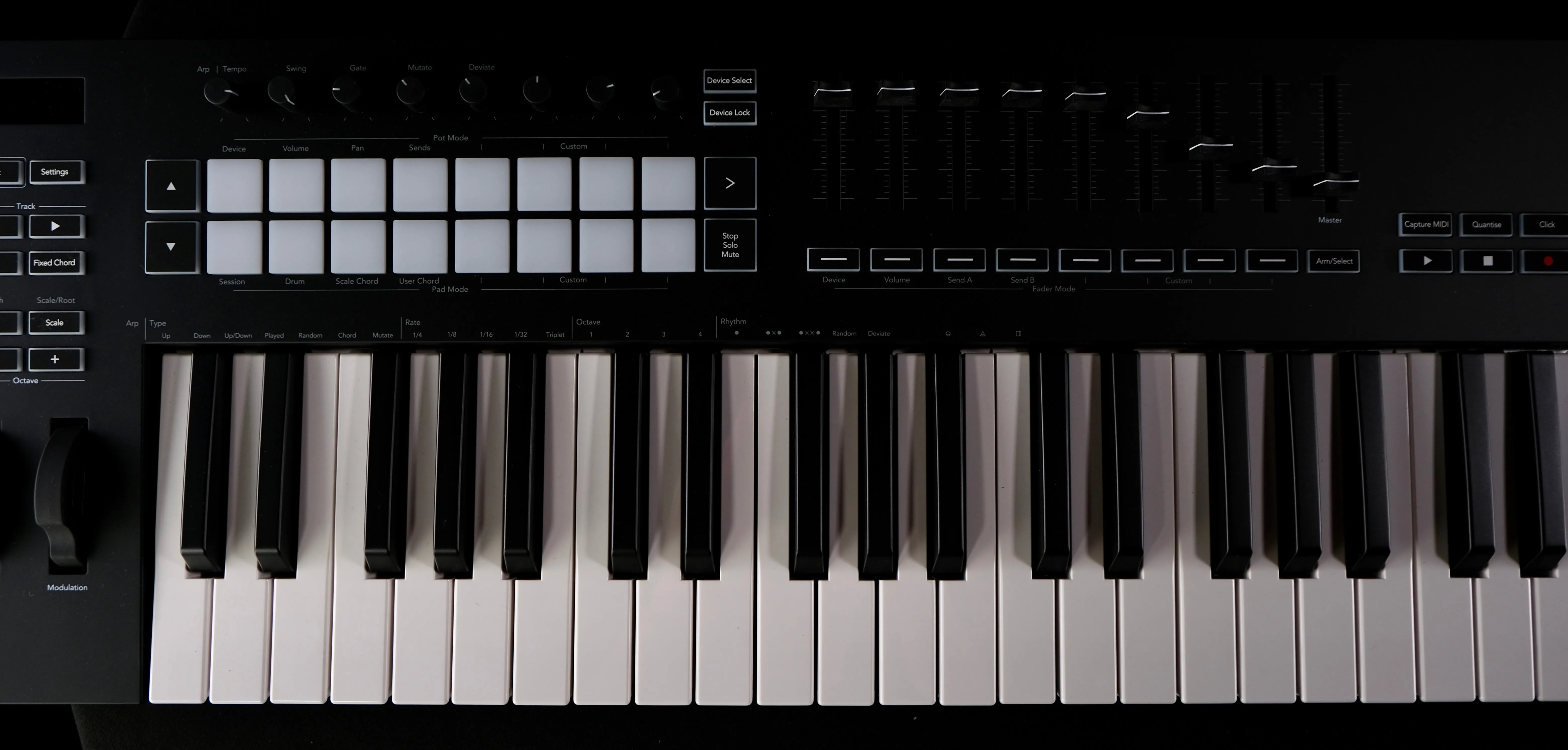 Novation Launchkey 61 (61-Key Midi Controller)