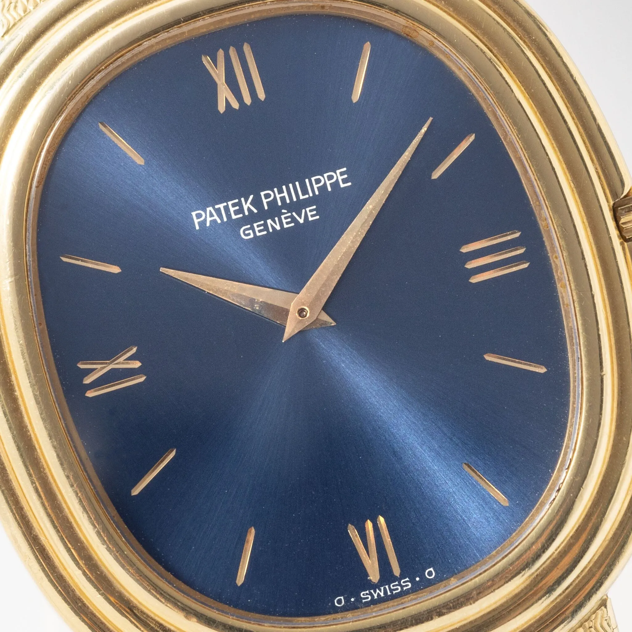 Patek Phillipe Ellipse 3634/2 18 k Yellow Gold Engraved Dial